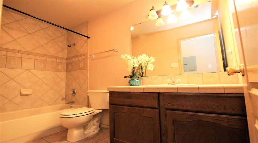 6006 Catedral Lp, Laredo, Texas 78043, 3 Bedrooms Bedrooms, 6 Rooms Rooms,2 BathroomsBathrooms,Residential,For Rent,6006 Catedral Lp,20263415