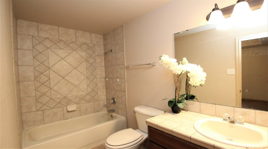 6006 Catedral Lp, Laredo, Texas 78043, 3 Bedrooms Bedrooms, 6 Rooms Rooms,2 BathroomsBathrooms,Residential,For Rent,6006 Catedral Lp,20263415