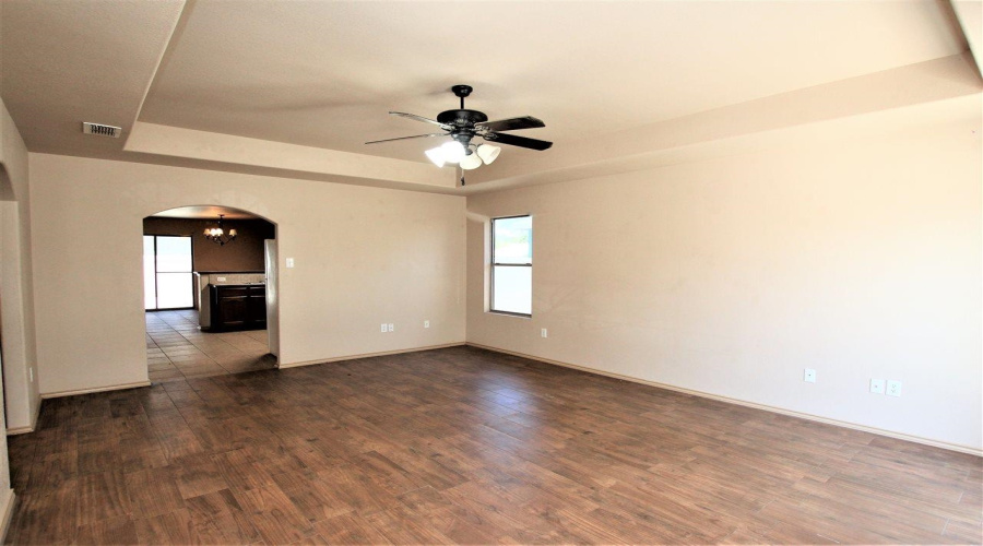 6006 Catedral Lp, Laredo, Texas 78043, 3 Bedrooms Bedrooms, 6 Rooms Rooms,2 BathroomsBathrooms,Residential,For Rent,6006 Catedral Lp,20263415