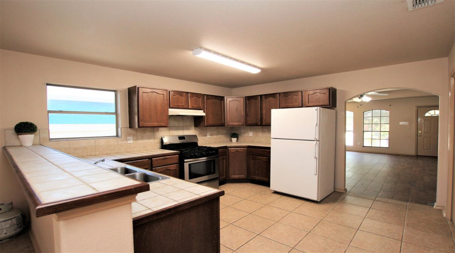 6006 Catedral Lp, Laredo, Texas 78043, 3 Bedrooms Bedrooms, 6 Rooms Rooms,2 BathroomsBathrooms,Residential,For Rent,6006 Catedral Lp,20263415