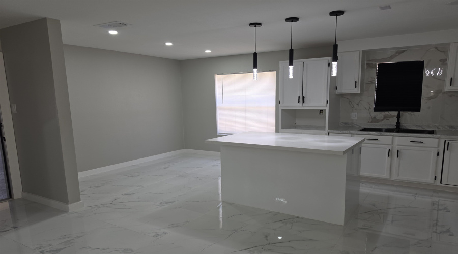 3706 Pine St, Laredo, Texas 78046, 3 Bedrooms Bedrooms, 6 Rooms Rooms,2 BathroomsBathrooms,Residential,For Sale,3706 Pine St,20263420
