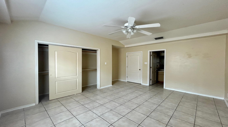 203 Martingale Ln, Laredo, Texas 78041, 2 Bedrooms Bedrooms, 4 Rooms Rooms,2 BathroomsBathrooms,Residential,For Rent,203 Martingale Ln,20263422