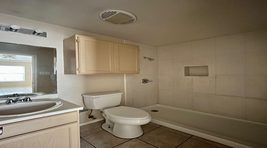 203 Martingale Ln, Laredo, Texas 78041, 2 Bedrooms Bedrooms, 4 Rooms Rooms,2 BathroomsBathrooms,Residential,For Rent,203 Martingale Ln,20263422