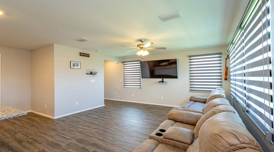 4215 Lorisa, Laredo, Texas 78046, 3 Bedrooms Bedrooms, 6 Rooms Rooms,2 BathroomsBathrooms,Residential,For Sale,4215 Lorisa,20263423