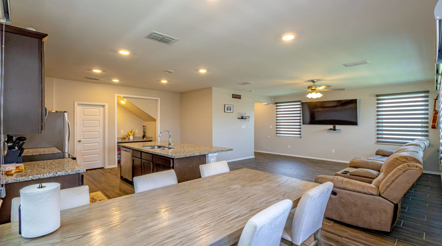 4215 Lorisa, Laredo, Texas 78046, 3 Bedrooms Bedrooms, 6 Rooms Rooms,2 BathroomsBathrooms,Residential,For Sale,4215 Lorisa,20263423