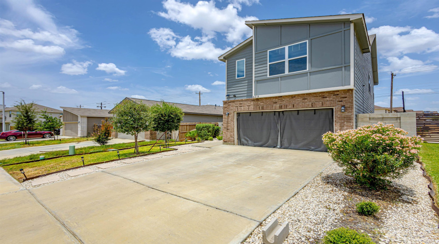4215 Lorisa, Laredo, Texas 78046, 3 Bedrooms Bedrooms, 6 Rooms Rooms,2 BathroomsBathrooms,Residential,For Sale,4215 Lorisa,20263423