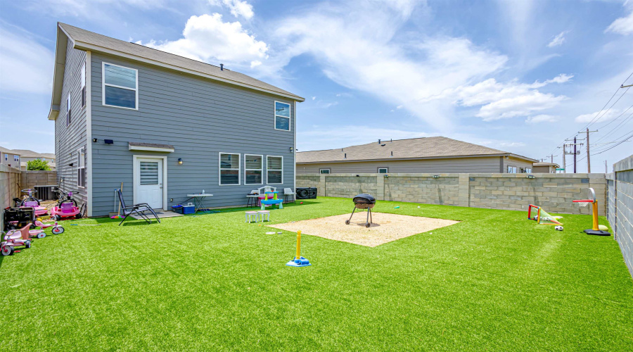 4215 Lorisa, Laredo, Texas 78046, 3 Bedrooms Bedrooms, 6 Rooms Rooms,2 BathroomsBathrooms,Residential,For Sale,4215 Lorisa,20263423