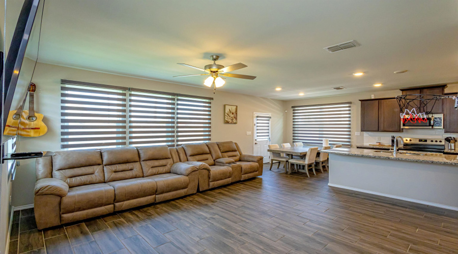 4215 Lorisa, Laredo, Texas 78046, 3 Bedrooms Bedrooms, 6 Rooms Rooms,2 BathroomsBathrooms,Residential,For Sale,4215 Lorisa,20263423