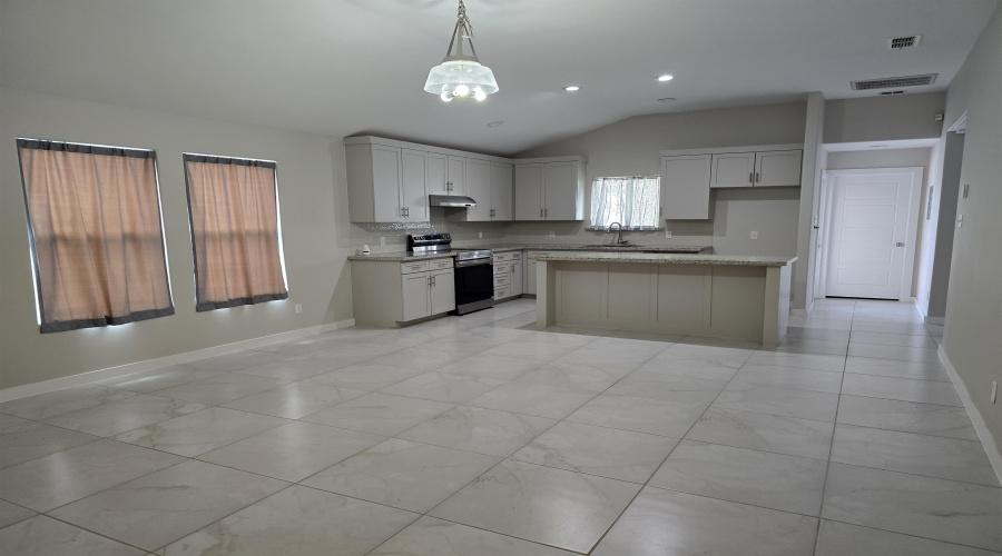 7108 El Meson Dr, Laredo, Texas 78043-2296, 3 Bedrooms Bedrooms, 5 Rooms Rooms,2 BathroomsBathrooms,Residential,For Rent,7108 El Meson Dr,20263424