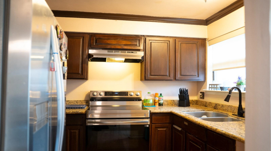 101 W Del Mar Blvd, Laredo, Texas 78041, 3 Bedrooms Bedrooms, 5 Rooms Rooms,2 BathroomsBathrooms,Residential,For Rent,101 W Del Mar Blvd,20263426