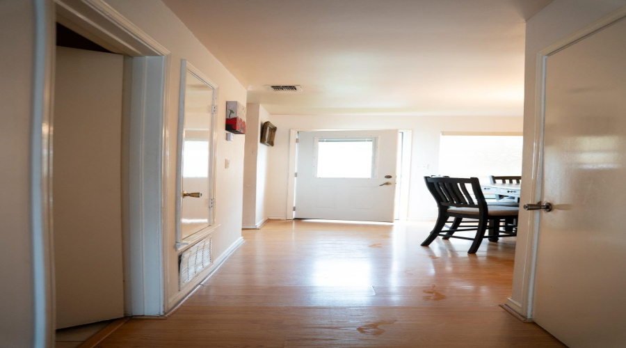 101 W Del Mar Blvd, Laredo, Texas 78041, 3 Bedrooms Bedrooms, 5 Rooms Rooms,2 BathroomsBathrooms,Residential,For Rent,101 W Del Mar Blvd,20263426