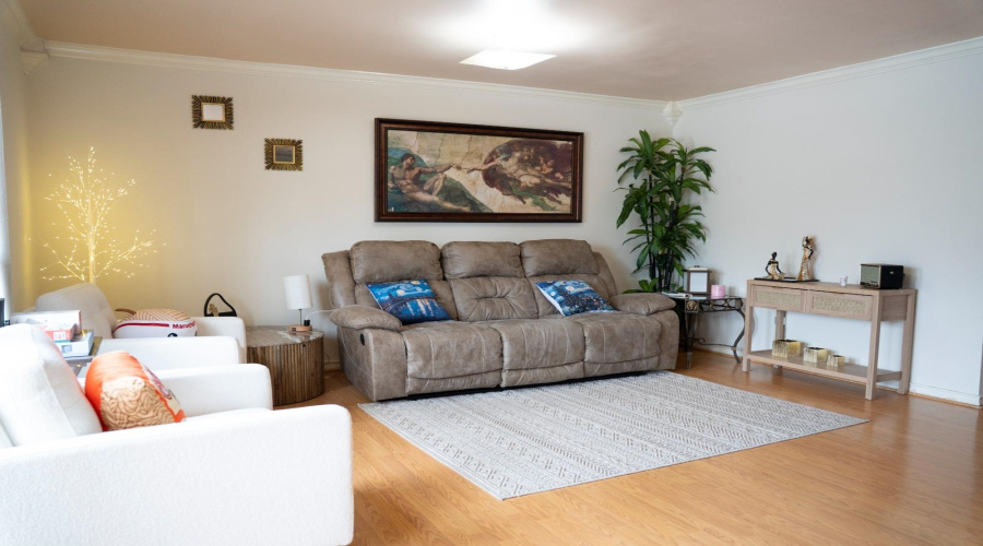 101 W Del Mar Blvd, Laredo, Texas 78041, 3 Bedrooms Bedrooms, 5 Rooms Rooms,2 BathroomsBathrooms,Residential,For Rent,101 W Del Mar Blvd,20263426