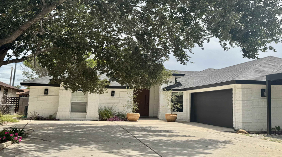 3113 Foggy Lp, Laredo, Texas 78045, 3 Bedrooms Bedrooms, 3 Rooms Rooms,2 BathroomsBathrooms,Residential,For Sale,3113 Foggy Lp,20263427