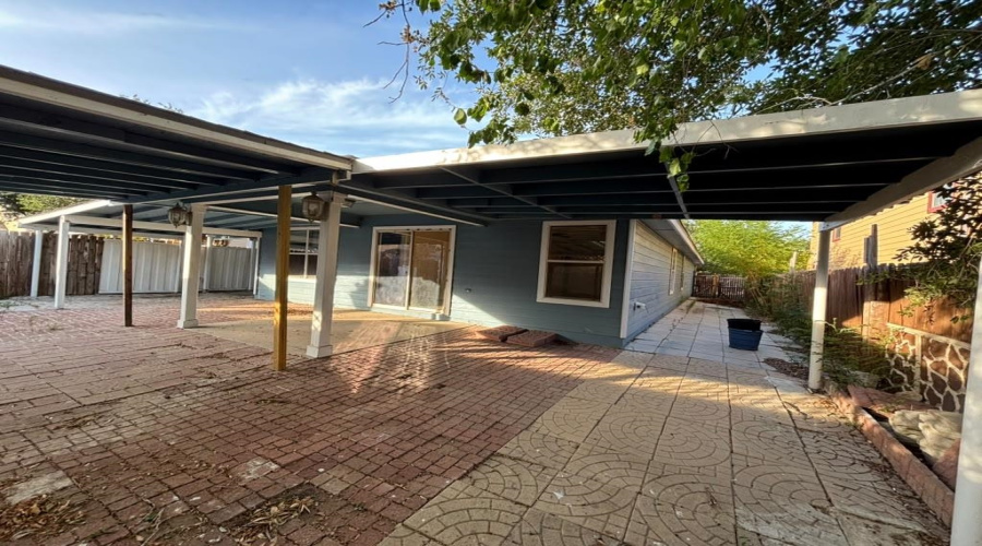 17414 College Port Dr, Laredo, Texas 78045, 3 Bedrooms Bedrooms, 5 Rooms Rooms,2 BathroomsBathrooms,Residential,For Sale,17414 College Port Dr,20263432