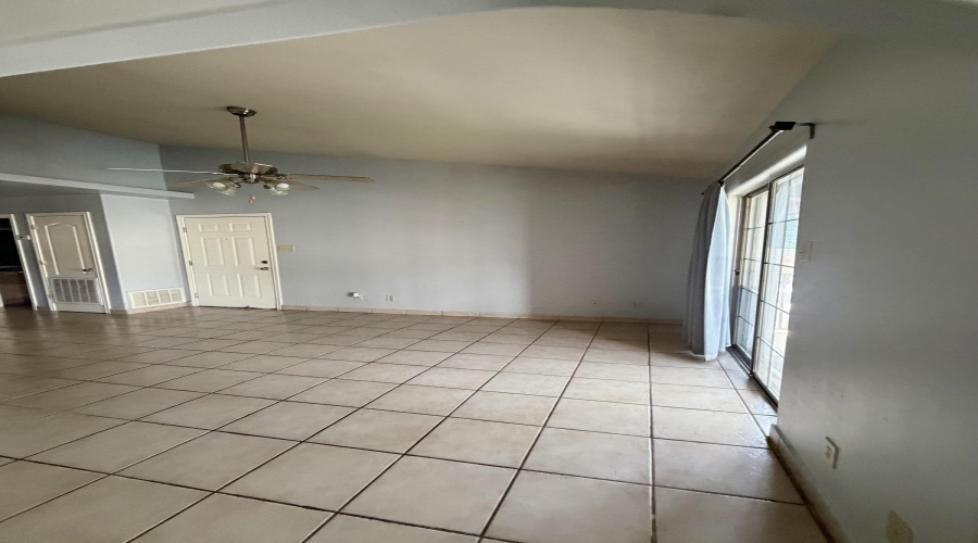 1752 Tiara Trl, Laredo, Texas 78045, 2 Bedrooms Bedrooms, 5 Rooms Rooms,2 BathroomsBathrooms,Residential,For Sale,1752 Tiara Trl,20263452