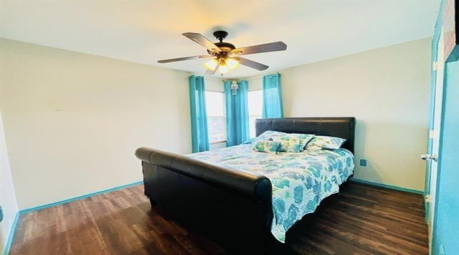 3212 Saint Kathryn Lp, LAREDO, Texas 78046, 5 Bedrooms Bedrooms, 8 Rooms Rooms,2 BathroomsBathrooms,Residential,For Sale,3212 Saint Kathryn Lp,20263453