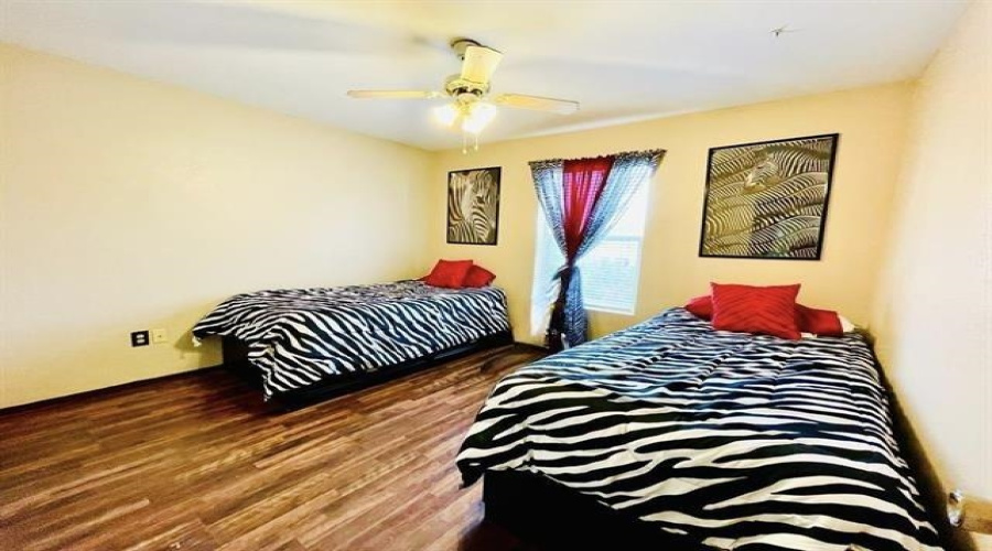 3212 Saint Kathryn Lp, LAREDO, Texas 78046, 5 Bedrooms Bedrooms, 8 Rooms Rooms,2 BathroomsBathrooms,Residential,For Sale,3212 Saint Kathryn Lp,20263453