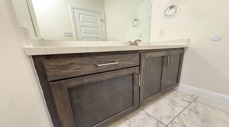 1421 Eagles LN, Laredo, Texas 78045, 3 Bedrooms Bedrooms, 6 Rooms Rooms,2 BathroomsBathrooms,Residential,For Rent,1421 Eagles LN,20263460