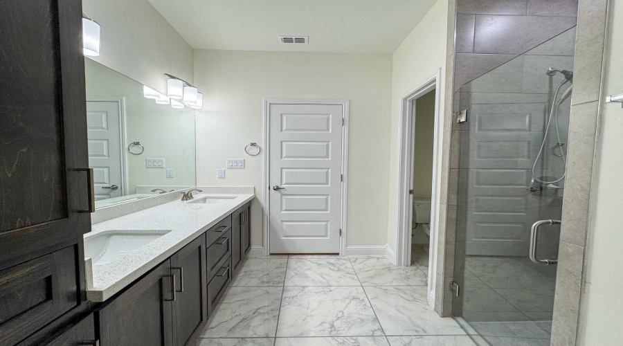 1421 Eagles LN, Laredo, Texas 78045, 3 Bedrooms Bedrooms, 6 Rooms Rooms,2 BathroomsBathrooms,Residential,For Rent,1421 Eagles LN,20263460