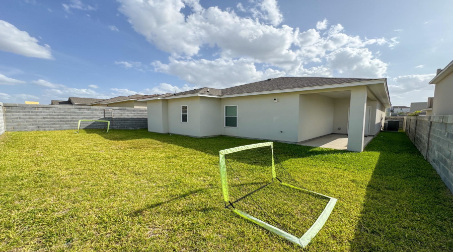 1421 Eagles LN, Laredo, Texas 78045, 3 Bedrooms Bedrooms, 6 Rooms Rooms,2 BathroomsBathrooms,Residential,For Rent,1421 Eagles LN,20263460