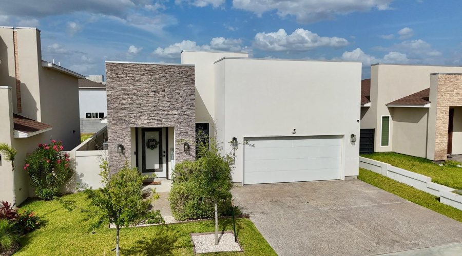 1421 Eagles LN, Laredo, Texas 78045, 3 Bedrooms Bedrooms, 6 Rooms Rooms,2 BathroomsBathrooms,Residential,For Rent,1421 Eagles LN,20263460