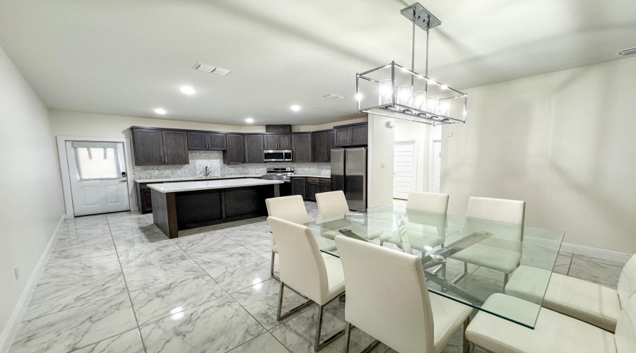 1421 Eagles LN, Laredo, Texas 78045, 3 Bedrooms Bedrooms, 6 Rooms Rooms,2 BathroomsBathrooms,Residential,For Rent,1421 Eagles LN,20263460