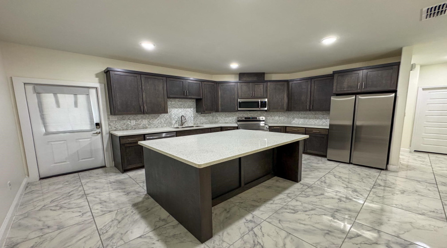 1421 Eagles LN, Laredo, Texas 78045, 3 Bedrooms Bedrooms, 6 Rooms Rooms,2 BathroomsBathrooms,Residential,For Rent,1421 Eagles LN,20263460
