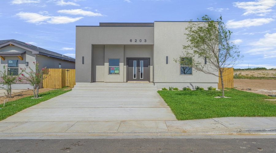 6203 Seminario Ln., Laredo, Texas 78046, 3 Bedrooms Bedrooms, 6 Rooms Rooms,2 BathroomsBathrooms,Residential,For Sale,6203 Seminario Ln.,20263464