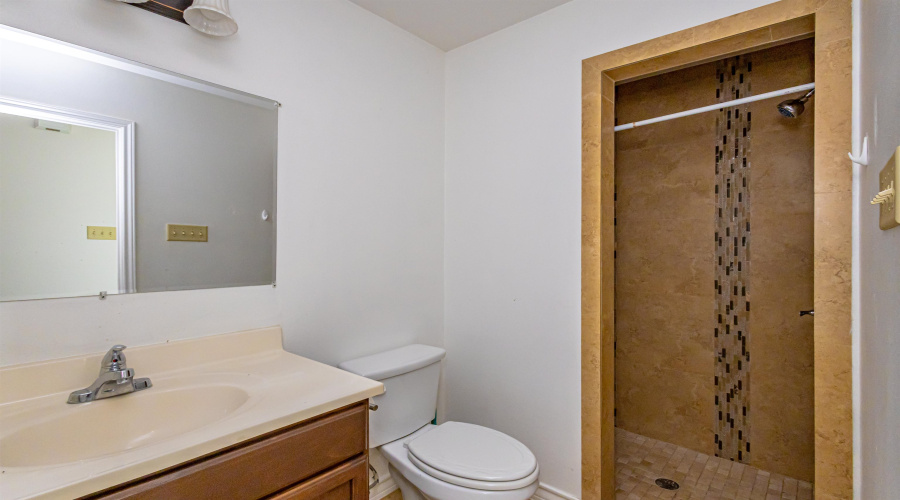 420 Montgomery St, Laredo, Texas 78040, 2 Bedrooms Bedrooms, 4 Rooms Rooms,2 BathroomsBathrooms,Residential,For Rent,420 Montgomery St,20263465