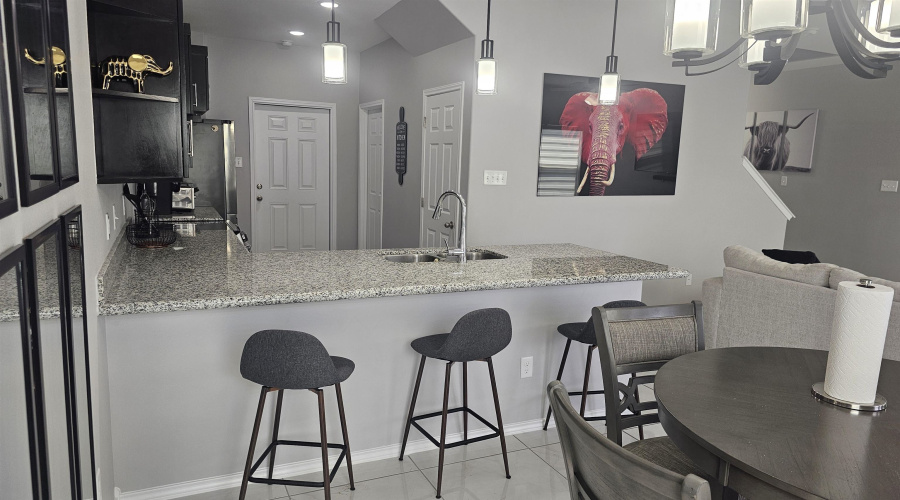 4225 Gavilan Dr., Laredo, Texas 78046, 4 Bedrooms Bedrooms, 7 Rooms Rooms,2 BathroomsBathrooms,Residential,For Rent,4225 Gavilan Dr.,20263468