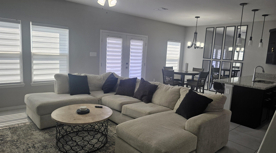 4225 Gavilan Dr., Laredo, Texas 78046, 4 Bedrooms Bedrooms, 7 Rooms Rooms,2 BathroomsBathrooms,Residential,For Rent,4225 Gavilan Dr.,20263468