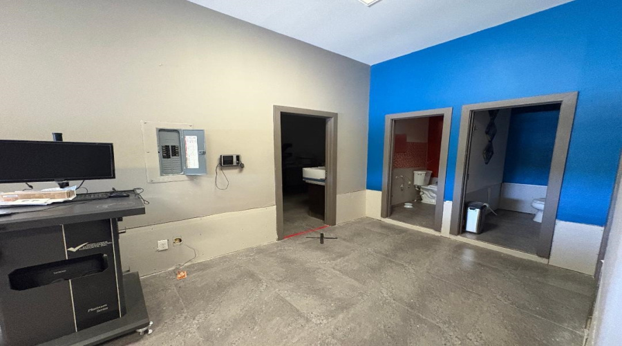 2614 San Eduardo Ave, Laredo, Texas 78040, 1 Room Rooms,4 BathroomsBathrooms,Commercial retail/office,For Rent,2614 San Eduardo Ave,20263455