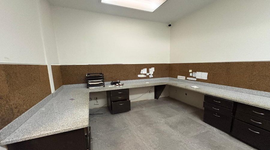 2614 San Eduardo Ave, Laredo, Texas 78040, 1 Room Rooms,4 BathroomsBathrooms,Commercial retail/office,For Rent,2614 San Eduardo Ave,20263455