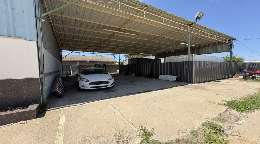 2614 San Eduardo Ave, Laredo, Texas 78040, 1 Room Rooms,4 BathroomsBathrooms,Commercial retail/office,For Rent,2614 San Eduardo Ave,20263455