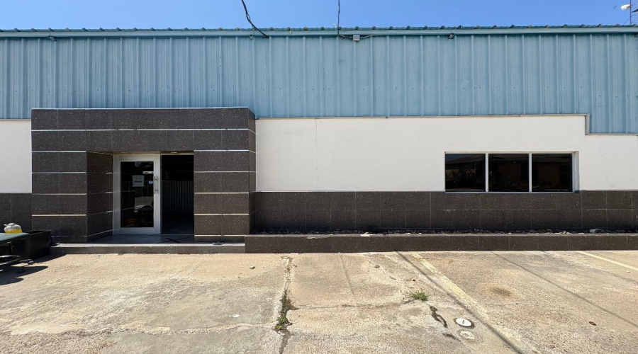 2614 San Eduardo Ave, Laredo, Texas 78040, 1 Room Rooms,4 BathroomsBathrooms,Commercial retail/office,For Rent,2614 San Eduardo Ave,20263455
