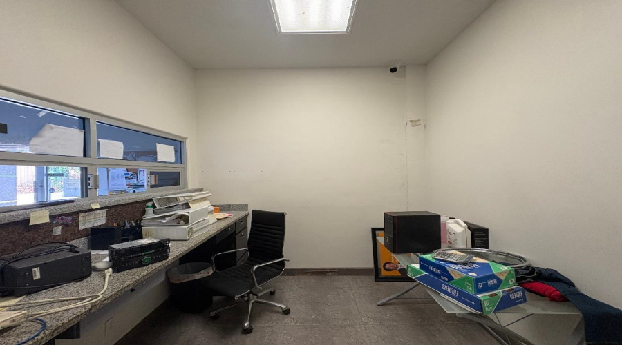 2614 San Eduardo Ave, Laredo, Texas 78040, 1 Room Rooms,4 BathroomsBathrooms,Commercial retail/office,For Rent,2614 San Eduardo Ave,20263455