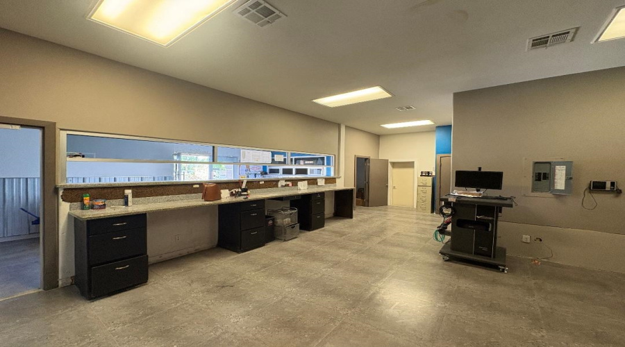 2614 San Eduardo Ave, Laredo, Texas 78040, 1 Room Rooms,4 BathroomsBathrooms,Commercial retail/office,For Rent,2614 San Eduardo Ave,20263455