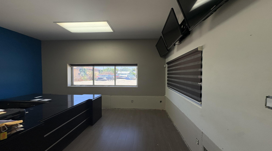 2614 San Eduardo Ave, Laredo, Texas 78040, 1 Room Rooms,4 BathroomsBathrooms,Commercial retail/office,For Rent,2614 San Eduardo Ave,20263455