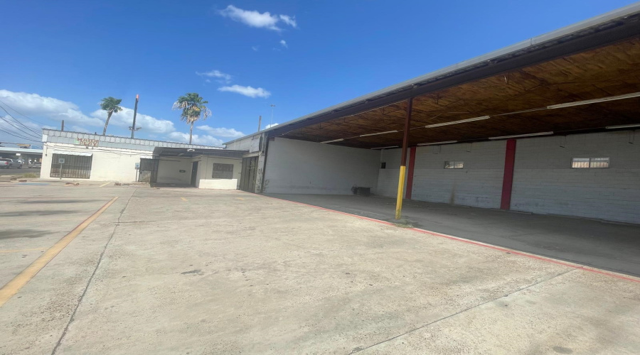 815 Park St, Laredo, Texas 78040, ,2 BathroomsBathrooms,Commercial retail/office,For Sale,815 Park St,20263466