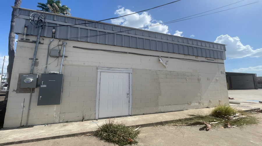 815 Park St, Laredo, Texas 78040, ,2 BathroomsBathrooms,Commercial retail/office,For Sale,815 Park St,20263466