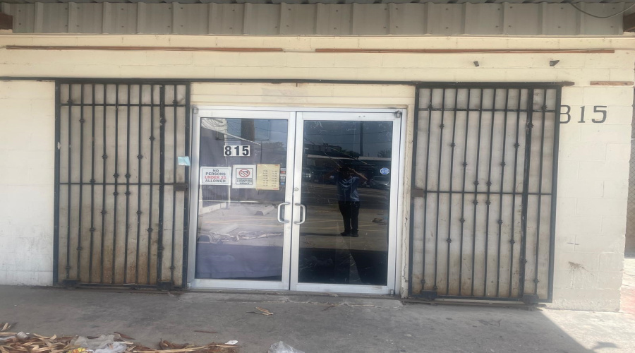 815 Park St, Laredo, Texas 78040, ,2 BathroomsBathrooms,Commercial retail/office,For Sale,815 Park St,20263466