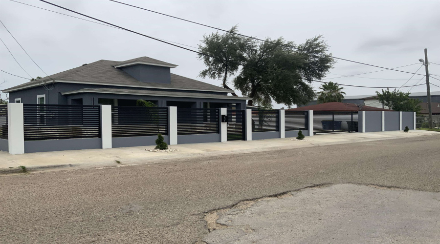 919 Willow St, Laredo, Texas 78040, 3 Bedrooms Bedrooms, 7 Rooms Rooms,2 BathroomsBathrooms,Residential,For Sale,919 Willow St,20262105