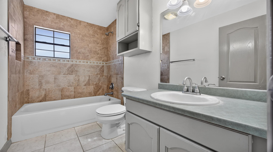 627 Anfield Lp, Laredo, Texas 78045, 3 Bedrooms Bedrooms, 5 Rooms Rooms,2 BathroomsBathrooms,Residential,For Sale,627 Anfield Lp,20263469