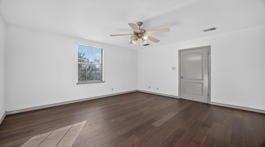 627 Anfield Lp, Laredo, Texas 78045, 3 Bedrooms Bedrooms, 5 Rooms Rooms,2 BathroomsBathrooms,Residential,For Sale,627 Anfield Lp,20263469