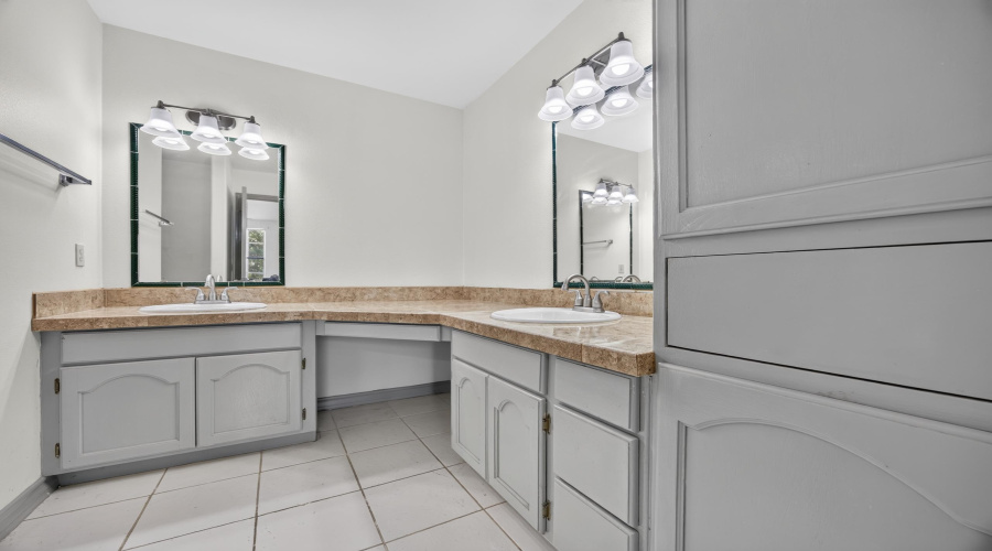 627 Anfield Lp, Laredo, Texas 78045, 3 Bedrooms Bedrooms, 5 Rooms Rooms,2 BathroomsBathrooms,Residential,For Sale,627 Anfield Lp,20263469