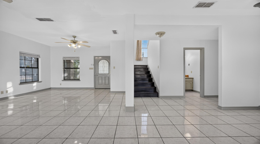 627 Anfield Lp, Laredo, Texas 78045, 3 Bedrooms Bedrooms, 5 Rooms Rooms,2 BathroomsBathrooms,Residential,For Sale,627 Anfield Lp,20263469