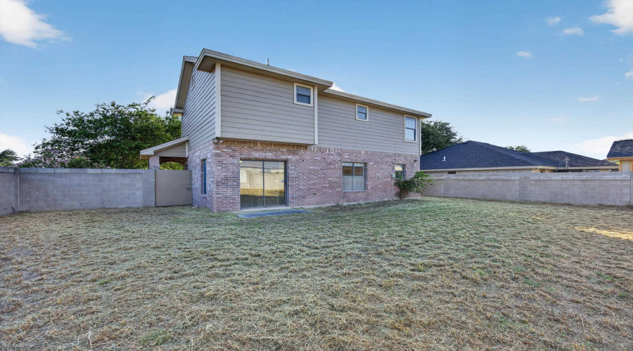 627 Anfield Lp, Laredo, Texas 78045, 3 Bedrooms Bedrooms, 5 Rooms Rooms,2 BathroomsBathrooms,Residential,For Sale,627 Anfield Lp,20263469