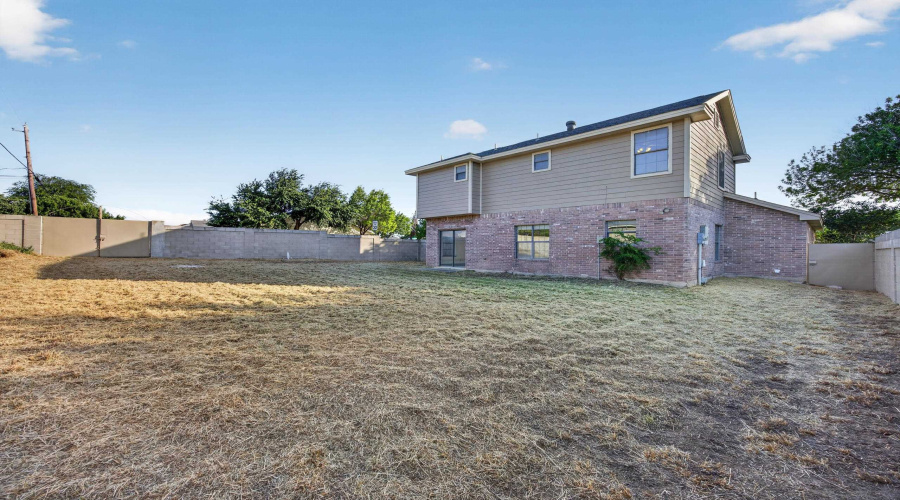 627 Anfield Lp, Laredo, Texas 78045, 3 Bedrooms Bedrooms, 5 Rooms Rooms,2 BathroomsBathrooms,Residential,For Sale,627 Anfield Lp,20263469