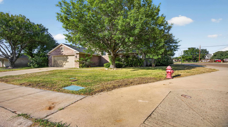 627 Anfield Lp, Laredo, Texas 78045, 3 Bedrooms Bedrooms, 5 Rooms Rooms,2 BathroomsBathrooms,Residential,For Sale,627 Anfield Lp,20263469