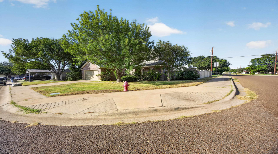 627 Anfield Lp, Laredo, Texas 78045, 3 Bedrooms Bedrooms, 5 Rooms Rooms,2 BathroomsBathrooms,Residential,For Sale,627 Anfield Lp,20263469
